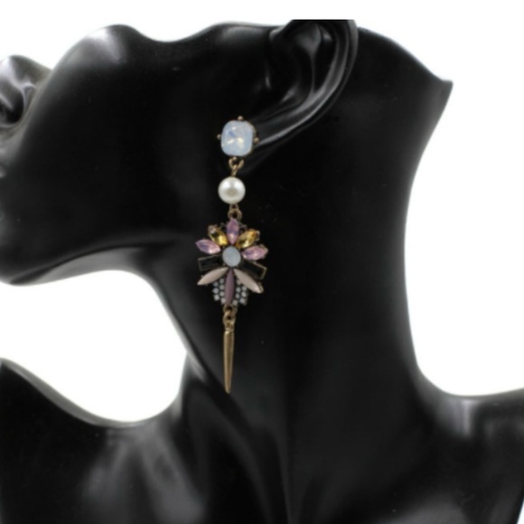 RHINESTONE and GOLD- STATEMENT DROP EARRINGS🩷 - Picture 4 of 4